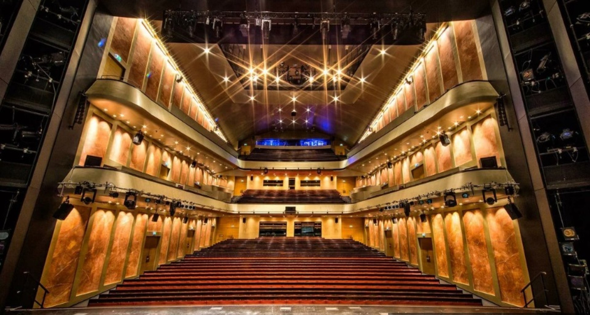 Planet Wanderer Dance, Jalet y Nawa