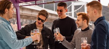 Crucero con bebidas alcohólicas ilimitadas