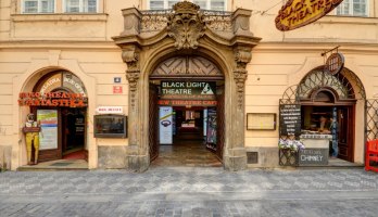 Black-Light Theatre Ta Fantastica