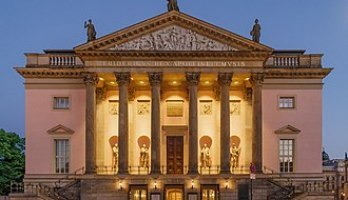 Ópera del Estado Bajo los tilos